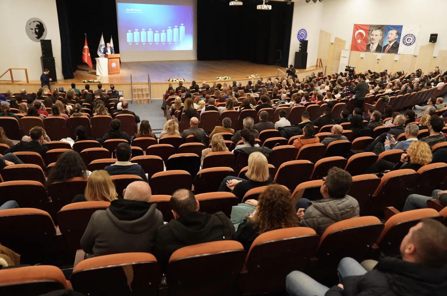 Prof. Dr. Budak, Ege Üniversitesi'nin 70. yılına dair değerlendirme toplantısında başarılarını, gelecekteki hedeflerini ve küresel vizyonunu açıkladı.