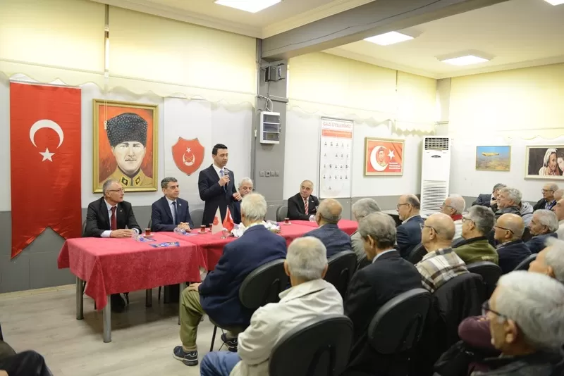 CHP Bayraklı Belediye Başkan Adayı İrfan Önal, Türkiye Emekli Astsubaylar Derneği (TEMAD) Bayraklı İlçe Başkanlığını ziyaret ederek önemli mesajlar verdi.