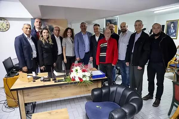 CHP Karşıyaka Belediye Başkan Adayı Yıldız İşçimenler Ünsal, Karşıyaka Sanayici ve İş İnsanları Derneği ve Bostanlı Esnaf, Sanayici ve İş İnsanları Derneği'ni ziyaret etti. 