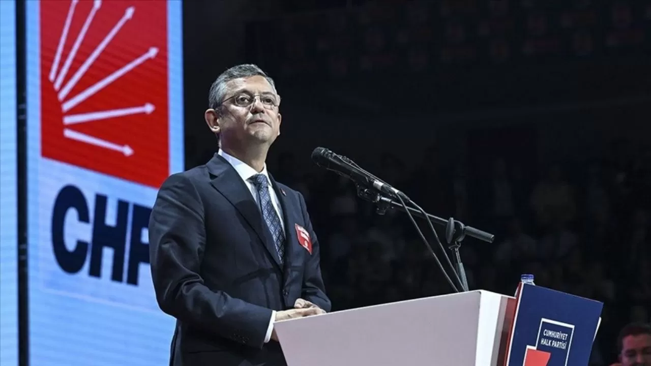 CHP Genel Başkanı Özgür Özel, İzmir'deki Seçim Durumunu Değerlendirdi ve Rakibine Yanıt Verdi