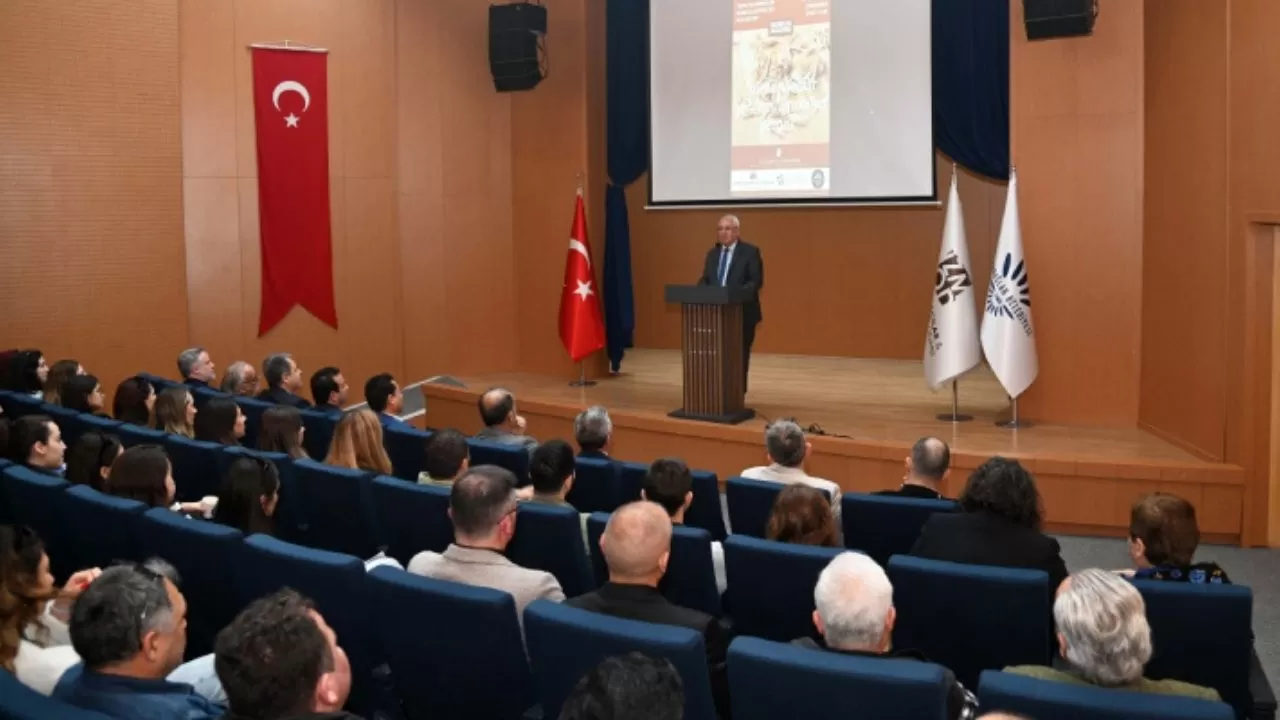 Genç Tasarımcılar Mobilya Akademi'de Buluştu, Sürdürülebilir Tasarımlar Sergilendi