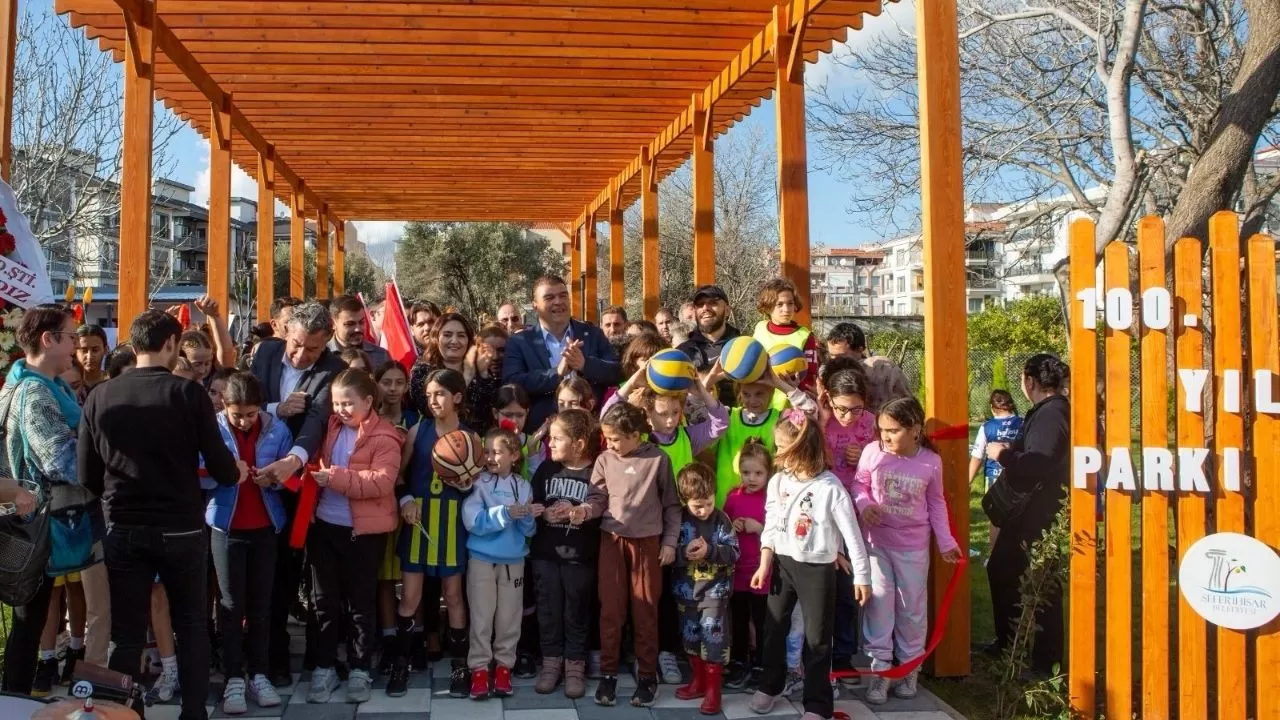 Hıdırlık 100. Yıl Parkı ve Halk Kafe Seferihisar'da Hizmete Açıldı!