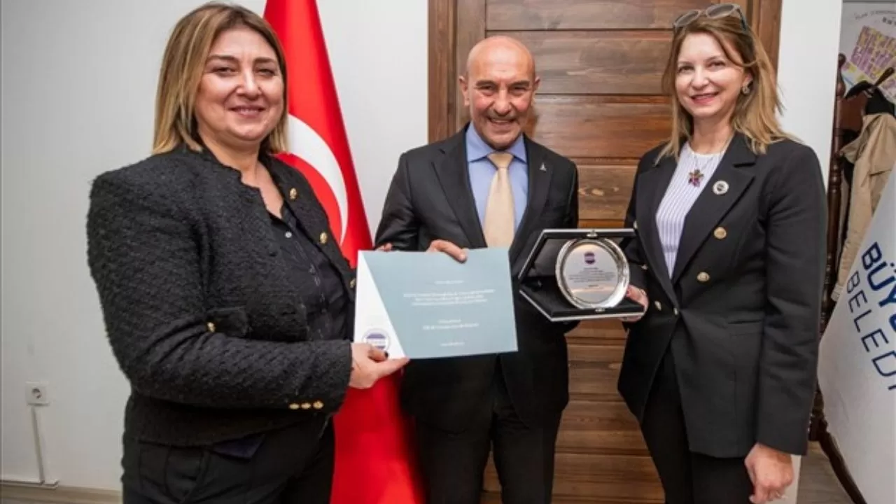 İzmir Büyükşehir Belediye Başkanı Tunç Soyer, Kadın Derneklerinin İşbirliğiyle Güçlenmeye Odaklanıyor