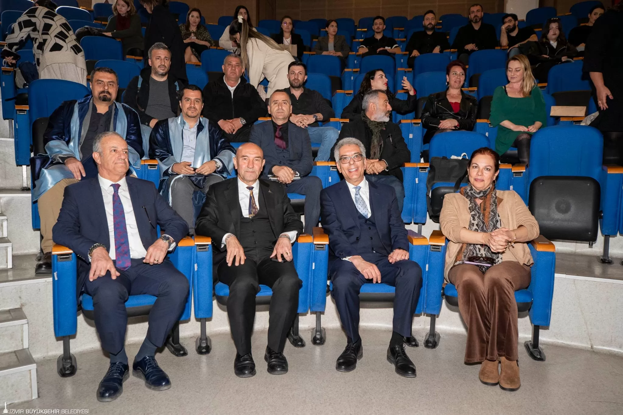 İzmir Büyükşehir Belediyesi ve Yaşar Üniversitesi iş birliği ile "Tarım 4.0, İnovasyon ve Girişimcilik, Gıda Güvenliği, Sürdürülebilir Tarım Gıda Sistemleri" temalı eğitimler tamamlandı.