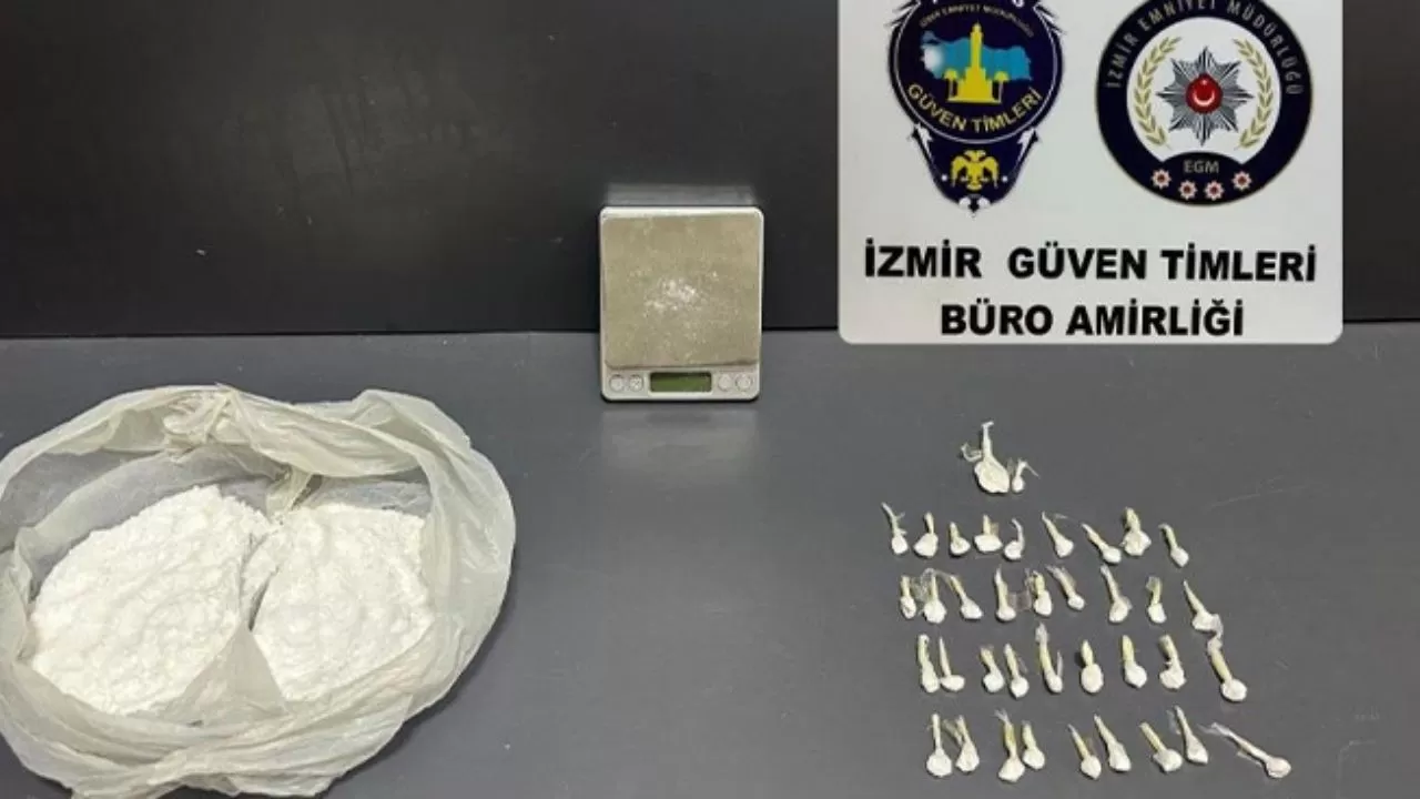 İzmir'de Güven Timleri'nden Uyuşturucu Baskını: Kokain, Hap ve Tüfek Ele Geçti