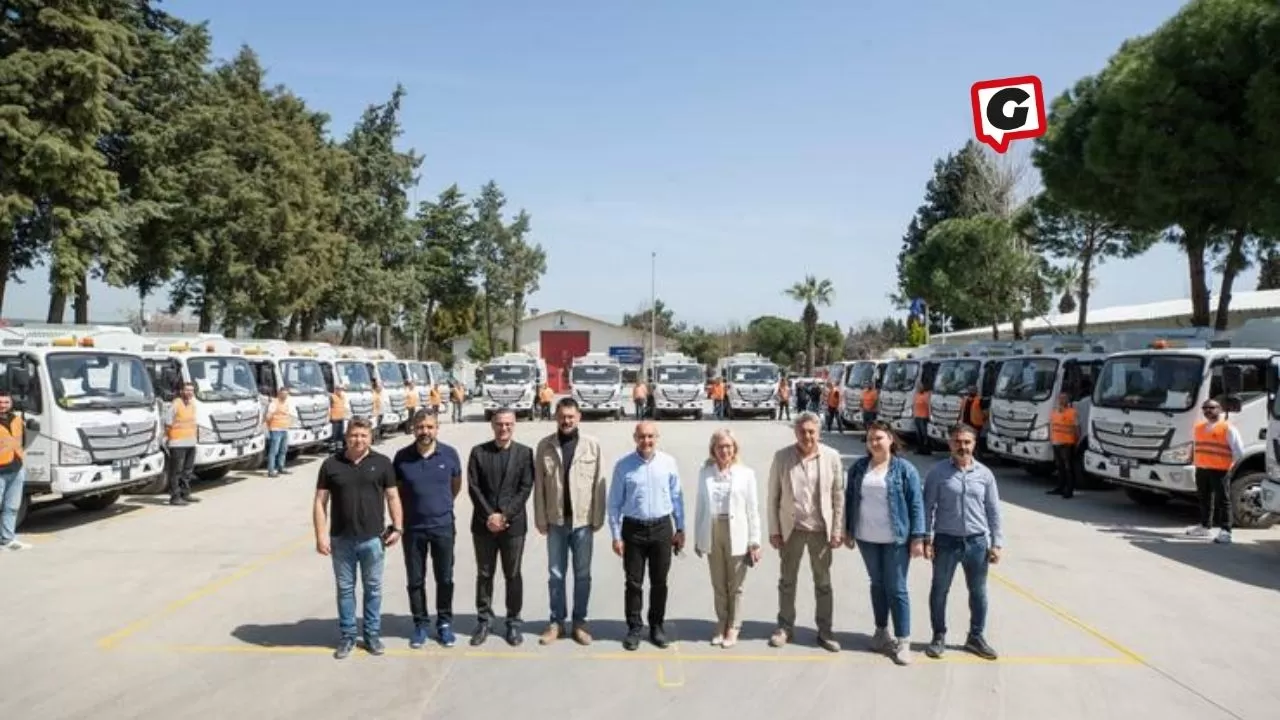 İzmir'de Temizlik Devrimi: 56 Yeni Yol Süpürme Aracı Filoya Dahil Edildi
