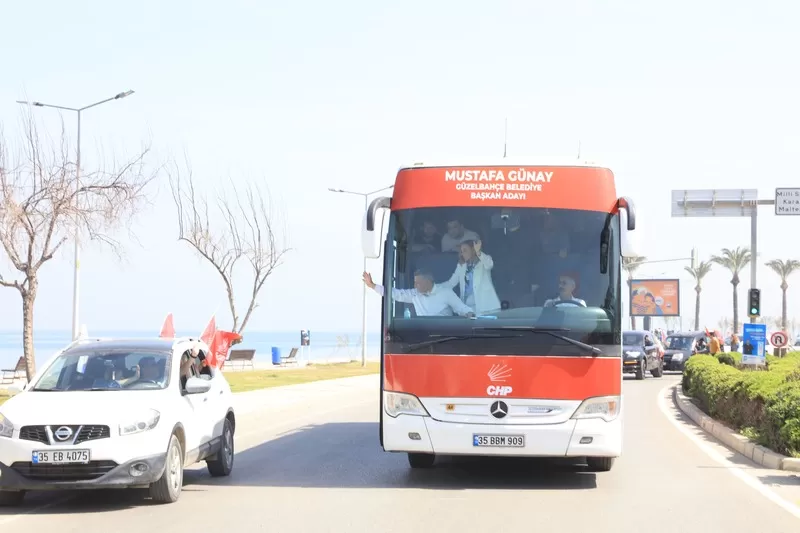 Güzelbahçe Belediye Başkan Adayı Mustafa Günay, seçime bir gün kala düzenlediği dev konvoyla binlerce Güzelbahçeliden destek gördü. 