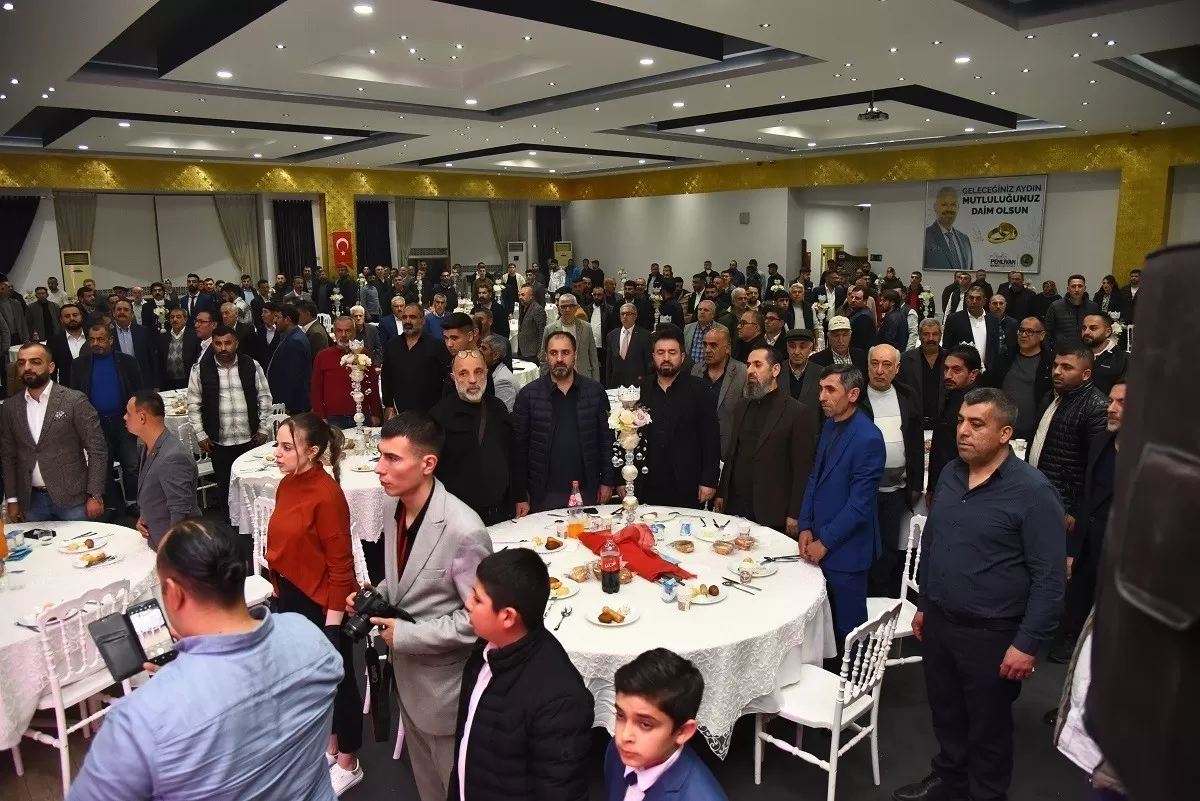 Türkiye'nin en büyük ailelerinden biri olan Sipki Aşireti'nin sivil toplum kuruluşu yapılanması Sipki-Der'in Menemen Şubesi, büyük bir katılımla açıldı.
