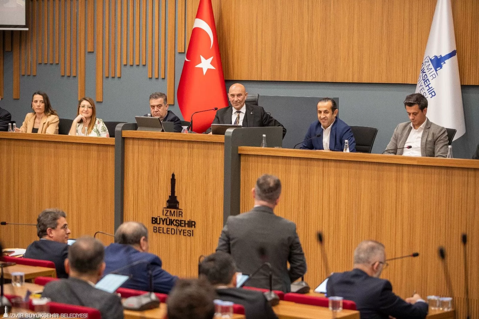 İzmir Büyükşehir Belediye Başkanı Tunç Soyer, 2019-2024 döneminin son meclis toplantısında duygu dolu bir veda konuşması yaptı.