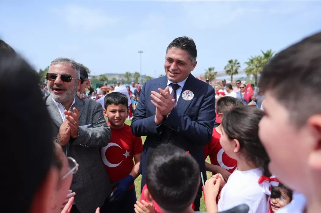 Türkiye Büyük Millet Meclisi'nin kuruluşunun 104. yıl dönümü ve 23 Nisan Ulusal Egemenlik ve Çocuk Bayramı, Aliağa'da düzenlenen tören ve gösterilerle coşkuyla kutlandı.