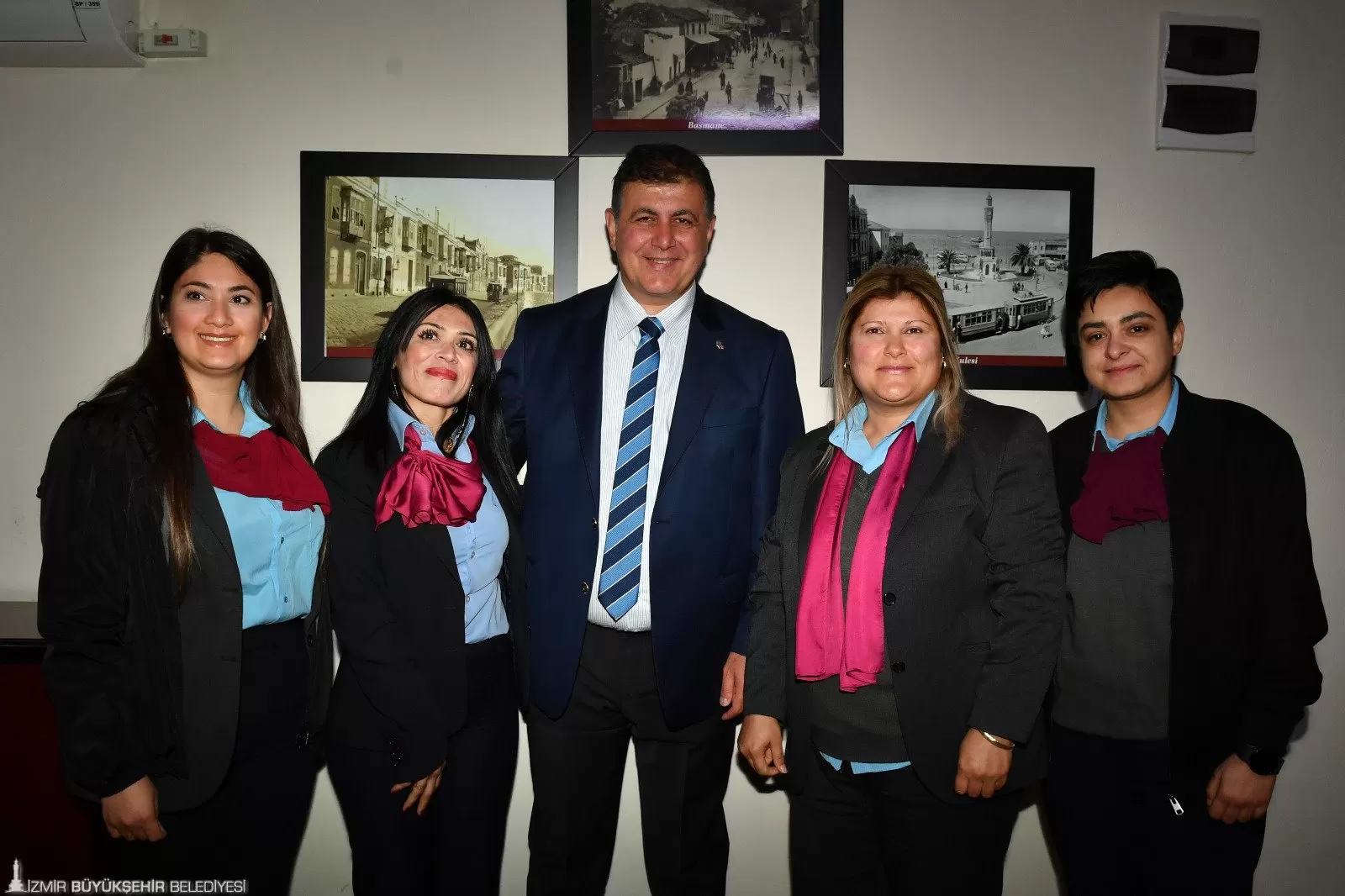 İzmir Büyükşehir Belediye Başkanı Dr. Cemil Tugay, bayramlaşma programına ESHOT ile başladı.