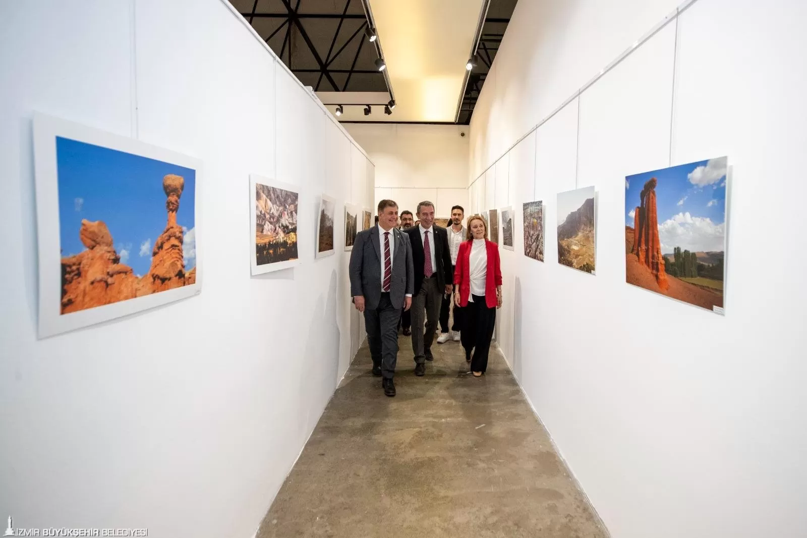 İzmir Büyükşehir Belediyesi ve Jeoloji Mühendisleri Odası İzmir Şubesi iş birliğiyle düzenlenen JEOFEST'24 Kültürpark'ta başladı