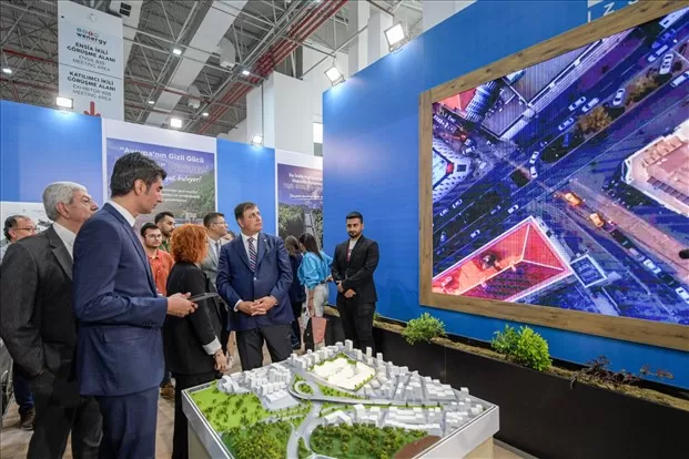 İzmir Büyükşehir Belediyesi İZSU Genel Müdürlüğü, Wenergy Temiz Enerji Teknolojileri Fuarı'nda ödüllü yenilenebilir enerji projeleriyle dikkat çekiyor.