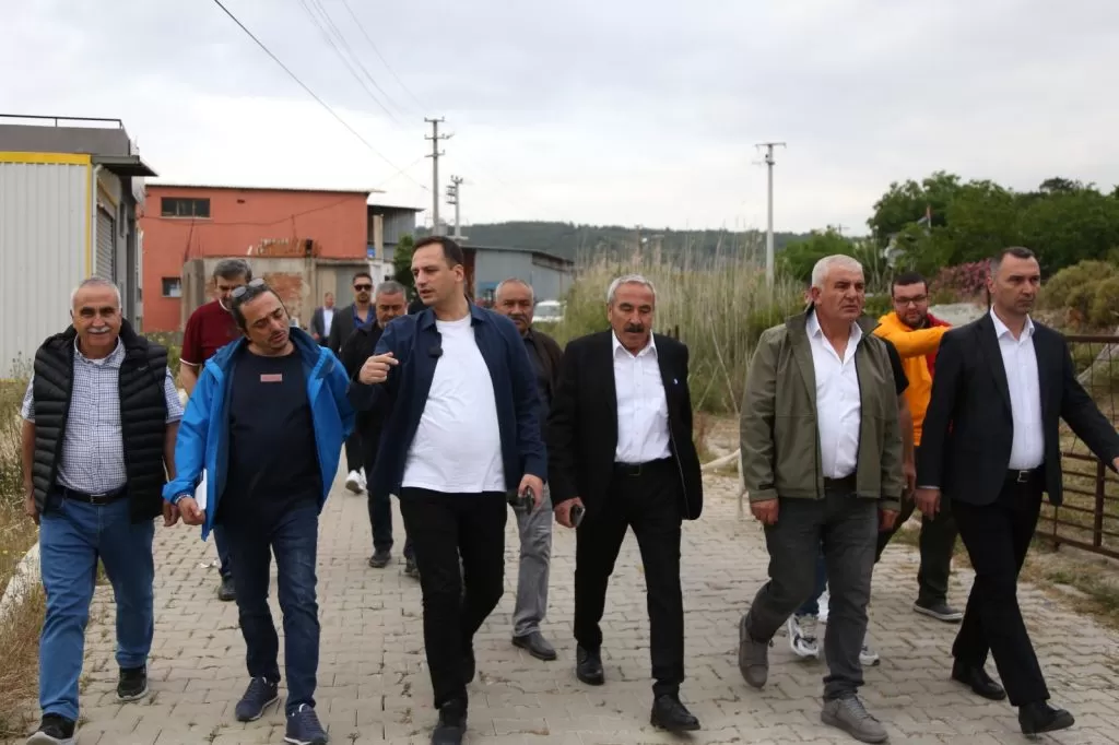 Bornova Belediye Başkanı Ömer Eşki, seçim öncesi verdiği sözleri yerine getirmeye başladı ve Bornova'nın köylerini ziyaret etmeye başladı.