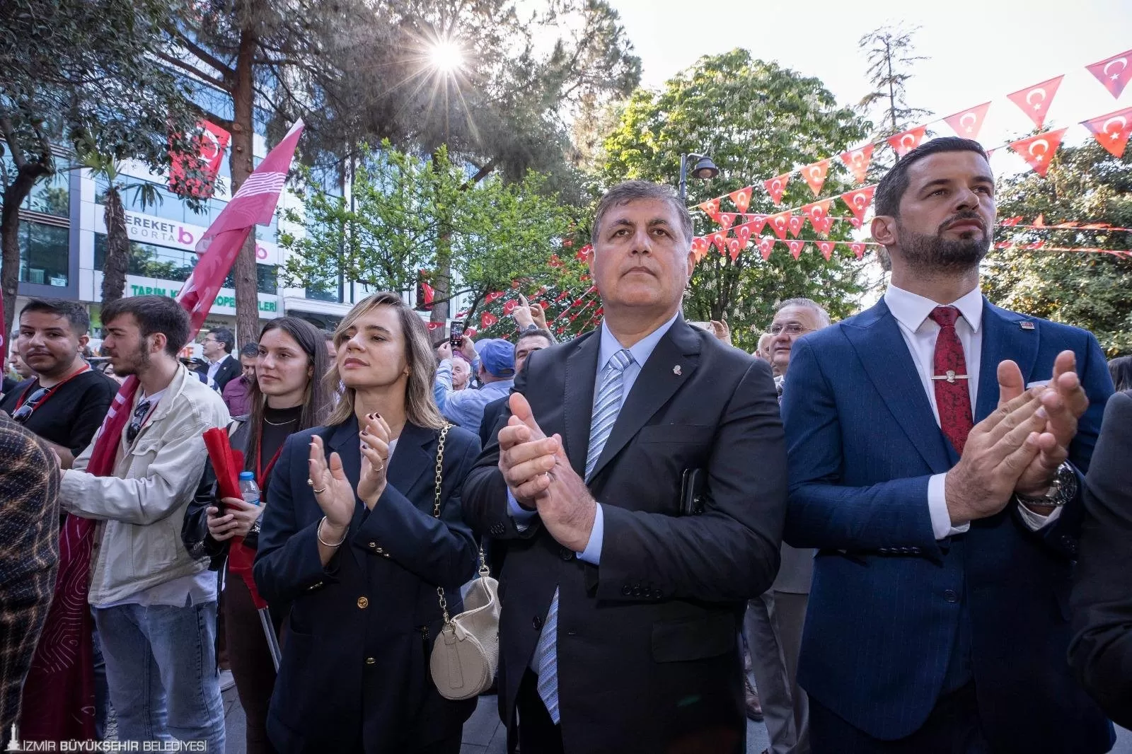 İzmir Büyükşehir Belediye Başkanı Dr. Cemil Tugay, 19 Mayıs Atatürk'ü Anma, Gençlik ve Spor Bayramı'nı Samsun'da Cumhuriyet Halk Partisi (CHP) tarafından düzenlenen programla kutladı.