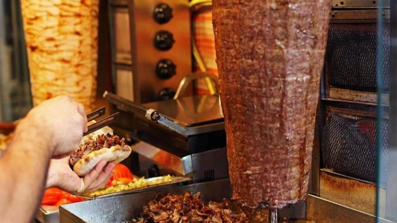 Döner Savaşı: Kastamonu mu Bursa mı? Fotoğraflar Tartışmayı Alevlendirdi!