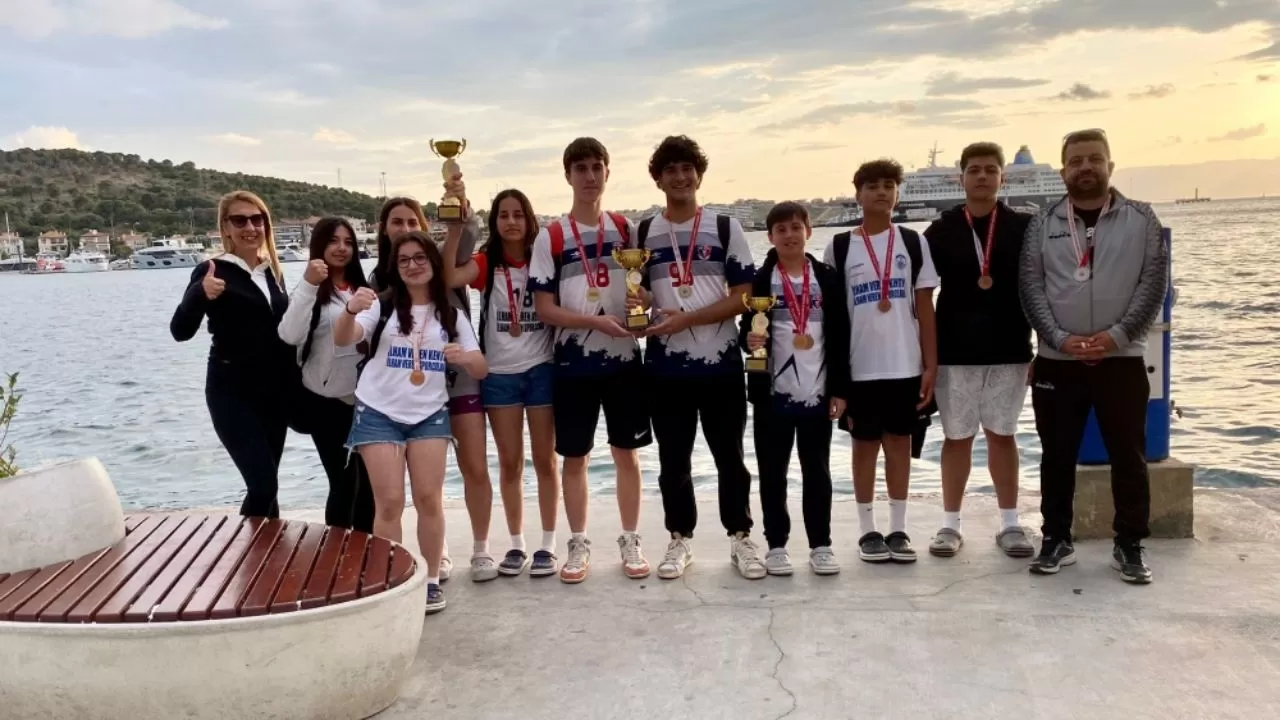 Efes Selçuklu Sporcuları 17. Çeşme Yarımada Spor Oyunları'nda Gurur Verici Başarıya İmza Attı