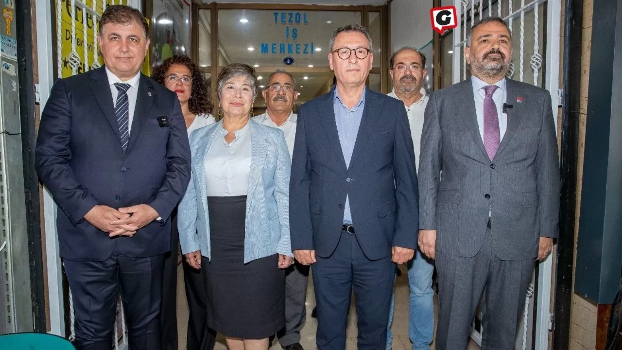 İzmir Büyükşehir Belediye Başkanı Cemil Tugay, DEM Parti İl Başkanlığı'nda Siyasi Partiler Turunu Sürdürdü