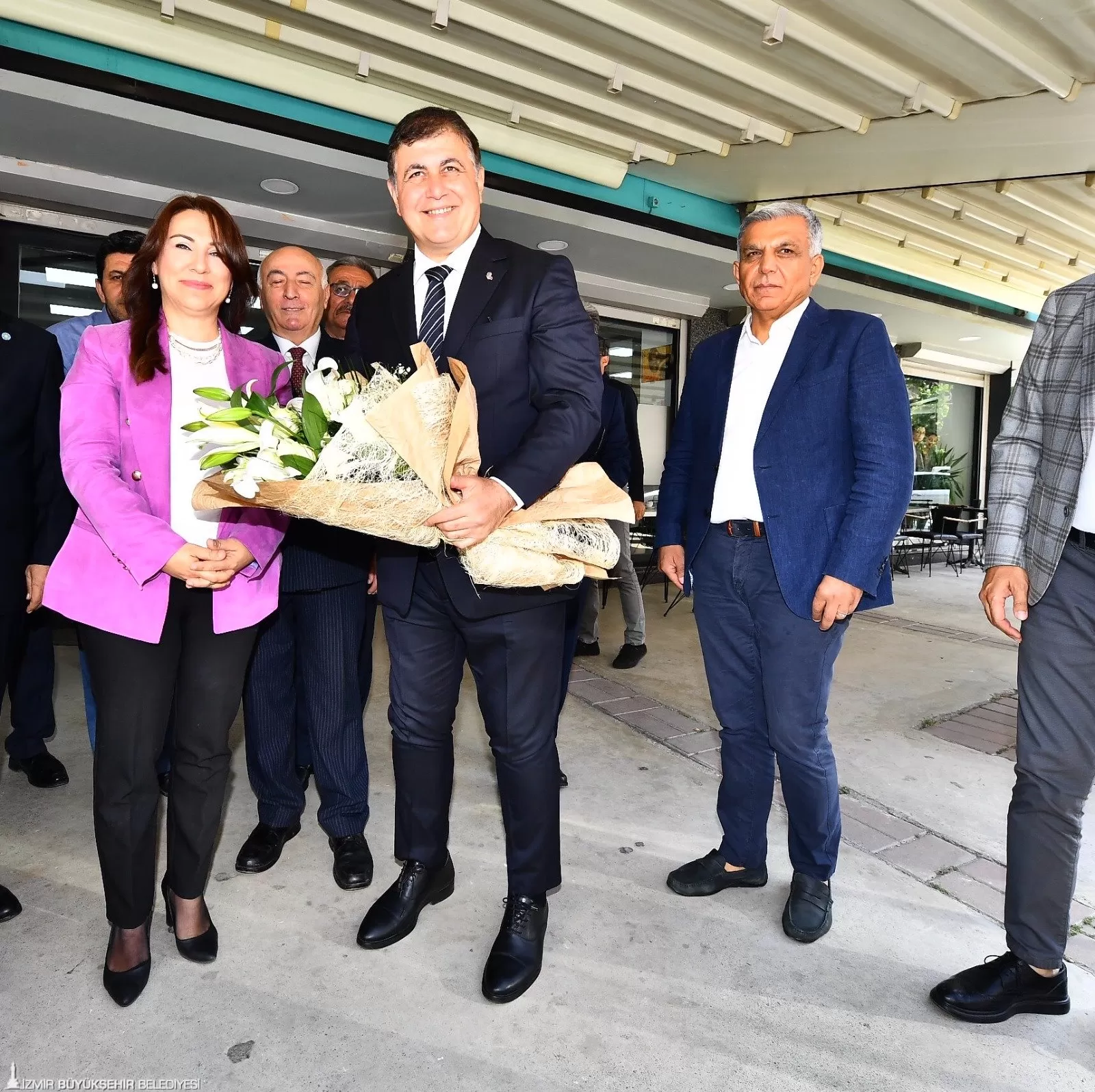 İzmir Büyükşehir Belediye Başkanı Dr. Cemil Tugay, siyasi parti ziyaretleri kapsamında İYİ Parti İzmir İl Başkanlığı'nı ziyaret etti.