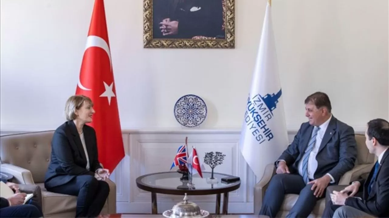 İzmir'de Yeni İş Birliği Kapıları: Birleşik Krallık Büyükelçisi ile Görüşme