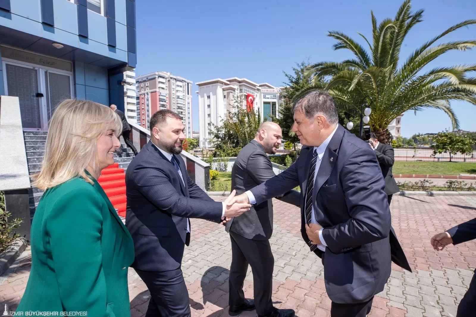 İzmir Büyükşehir Belediye Başkanı Dr. Cemil Tugay, Kurtuluş Savaşı'nın 105. yıl dönümü kutlamaları için Samsun'a gitti. 