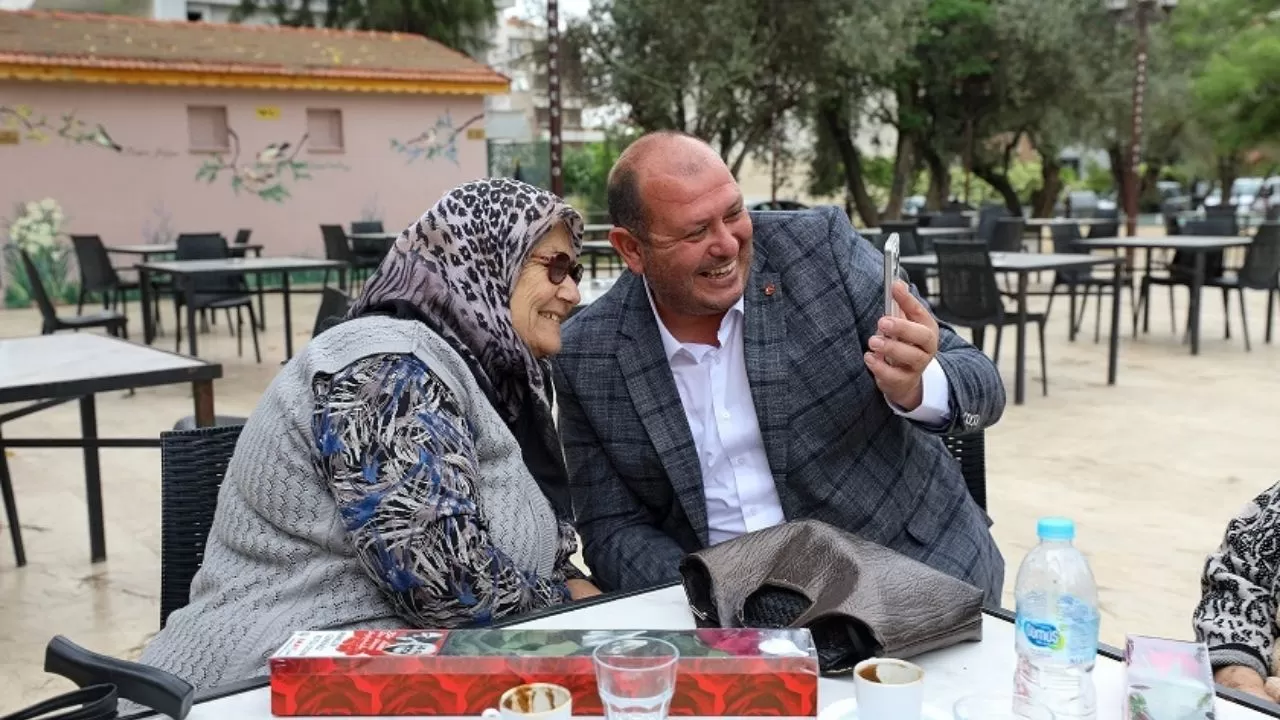 Menderes Belediye Başkanı İlkay Çiçek, Anneler Günü'nde Şehit ve Huzurevindeki Anneleri Unutmadı