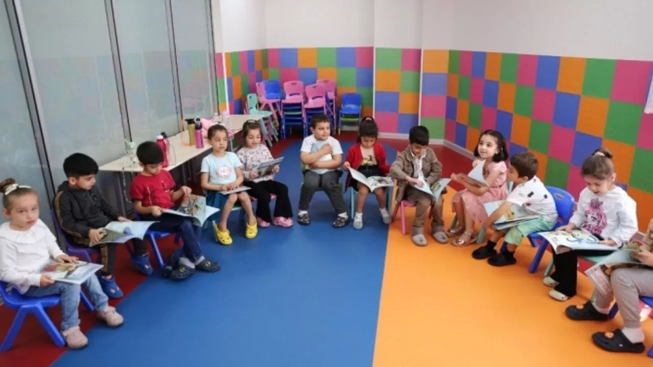 'Okuyan Bir Gelecek': Konak'ta Kitap Sevgisiyle Büyüyen Minikler