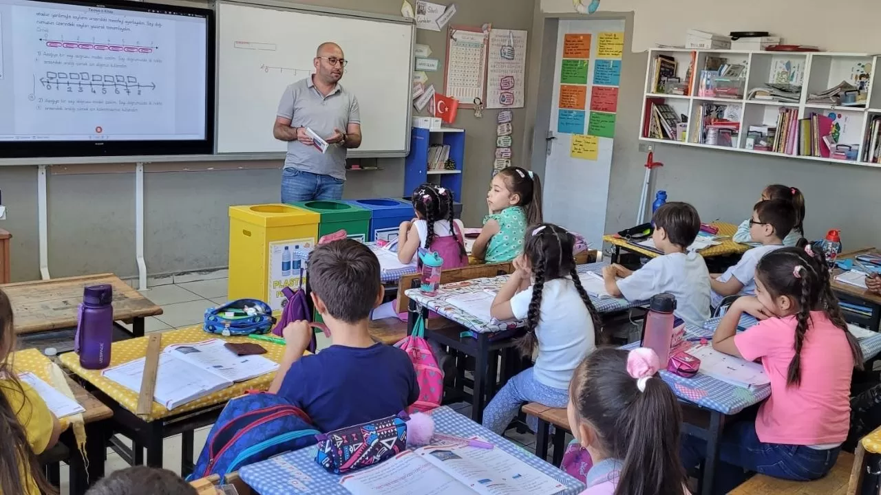 Seferihisar Belediyesi'nden Okullarda Sıfır Atık Eğitimi Hamlesi