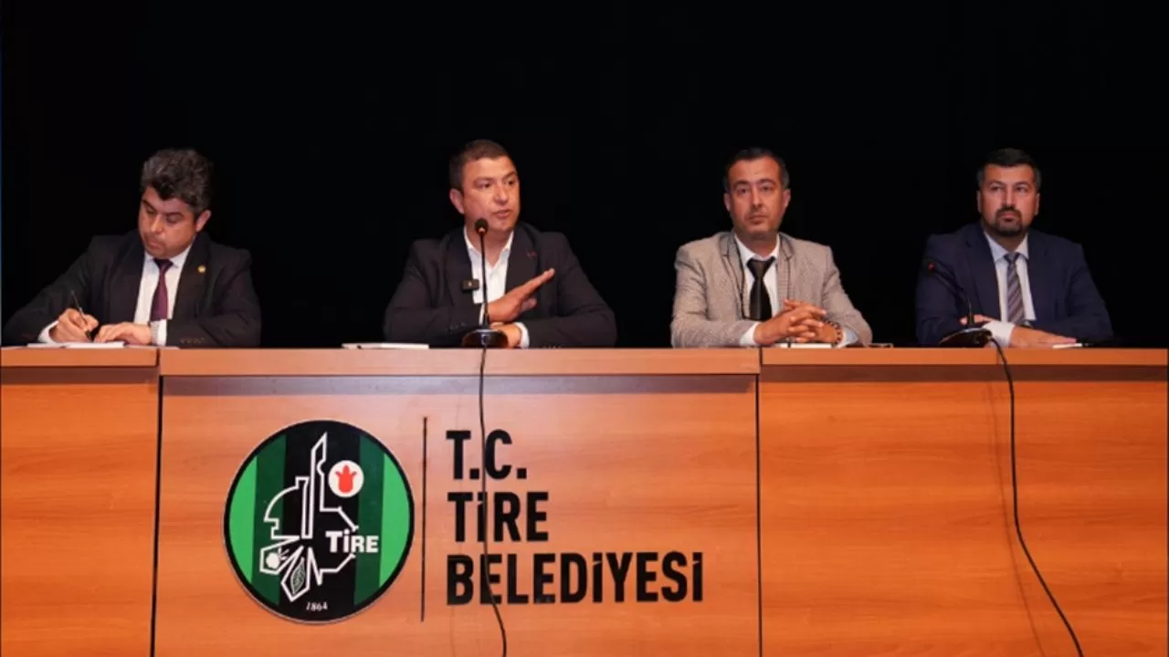 Tire Belediye Başkanı Hayati Okuroğlu Vatandaşlarla İlk Halk Günü Buluşmasını Gerçekleştirdi