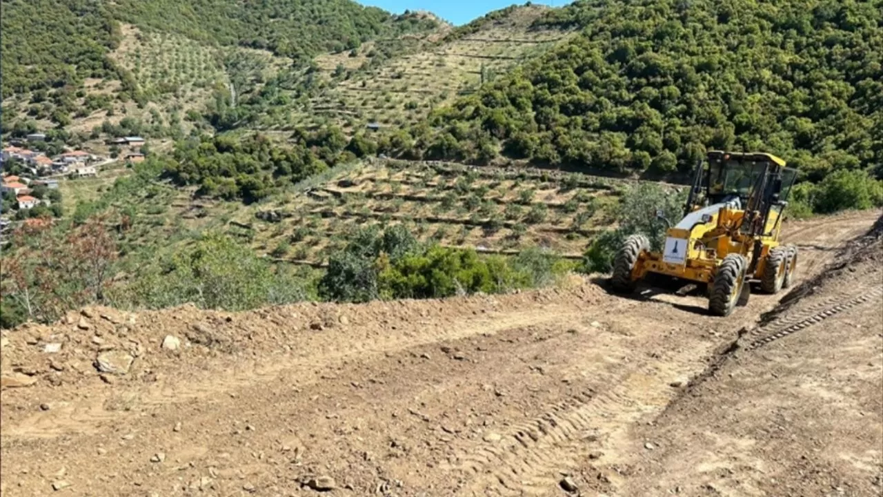 Tire Belediyesi İncir Sezonu Öncesi Dağ Köylerinde Üretim Yollarını İyileştiriyor