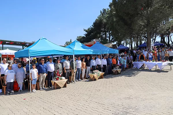 Balcılar Kiraz Festivali, bu yıl da coşkulu bir şekilde kutlandı. Festivale, Bayındır Kaymakamı Emin Kaymak ve Bayındır Belediye Başkanı Davut Sakarsu'nun yanı sıra çok sayıda davetli katıldı.