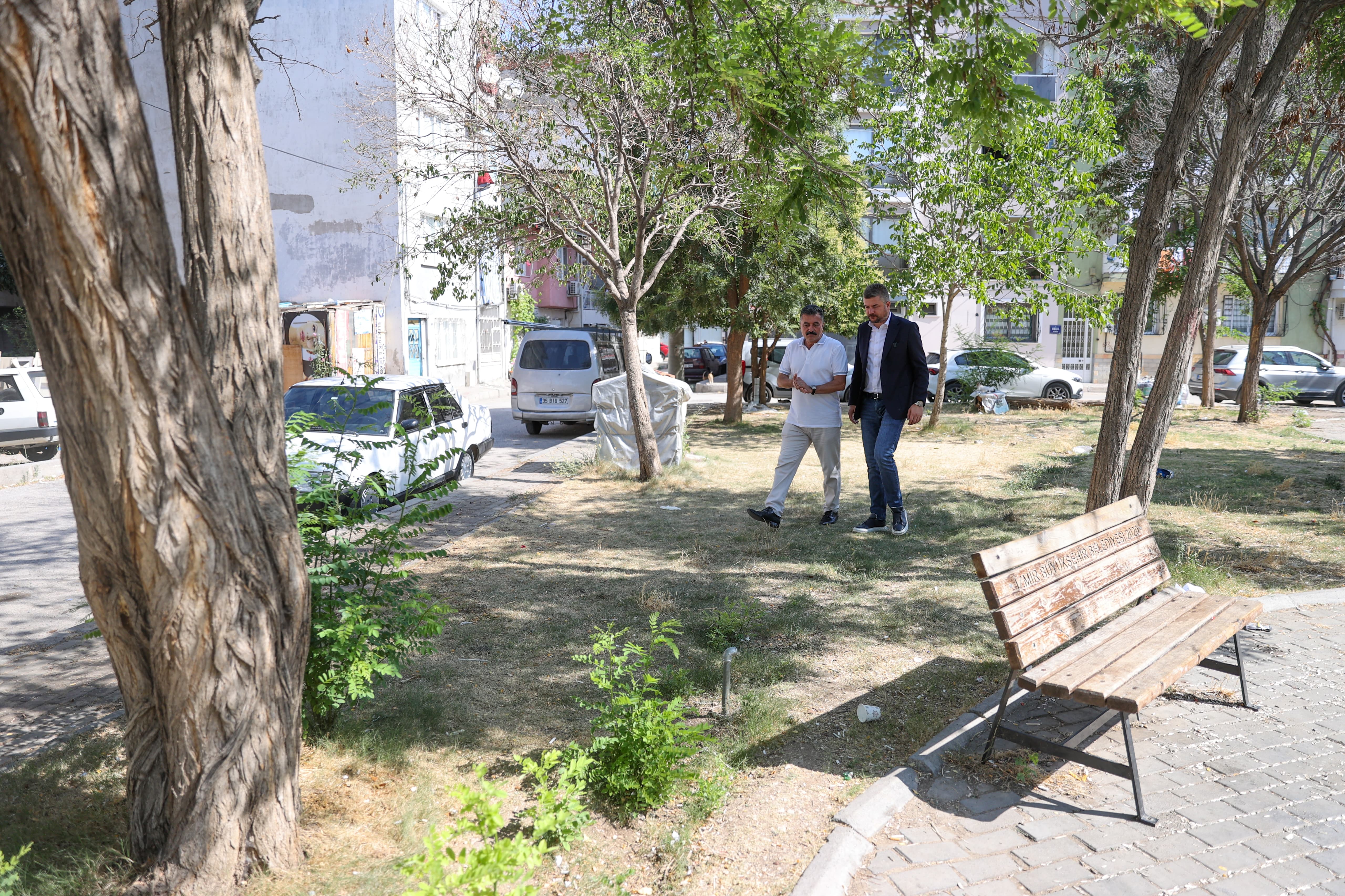Buca Belediye Başkanı Görkem Duman, katılımcı yönetim anlayışı çerçevesinde mahalle ziyaretlerine başladı.