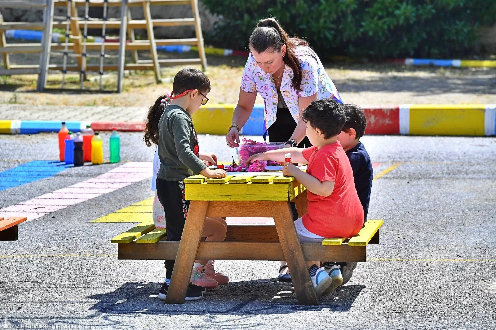 İzmir Büyükşehir Belediyesi İZELMAN Kreş ve Anaokulları Eğitim Merkezi'nde 5 yaş grubu 158 öğrenci, 14 Haziran'da düzenlenecek törenle mezun olacak. 