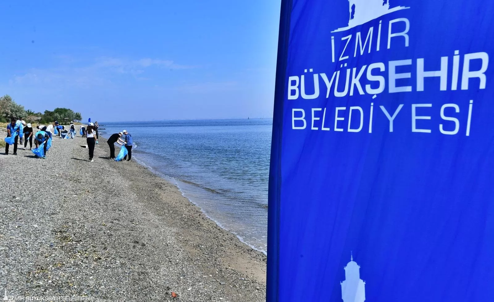 İzmir Büyükşehir Belediyesi, Dünya Çevre Günü'nü kapsayan bir hafta boyunca, "Çevre dostu seçimler yapalım, doğanın dengesini koruyalım" sloganıyla çeşitli farkındalık etkinlikleri düzenliyor