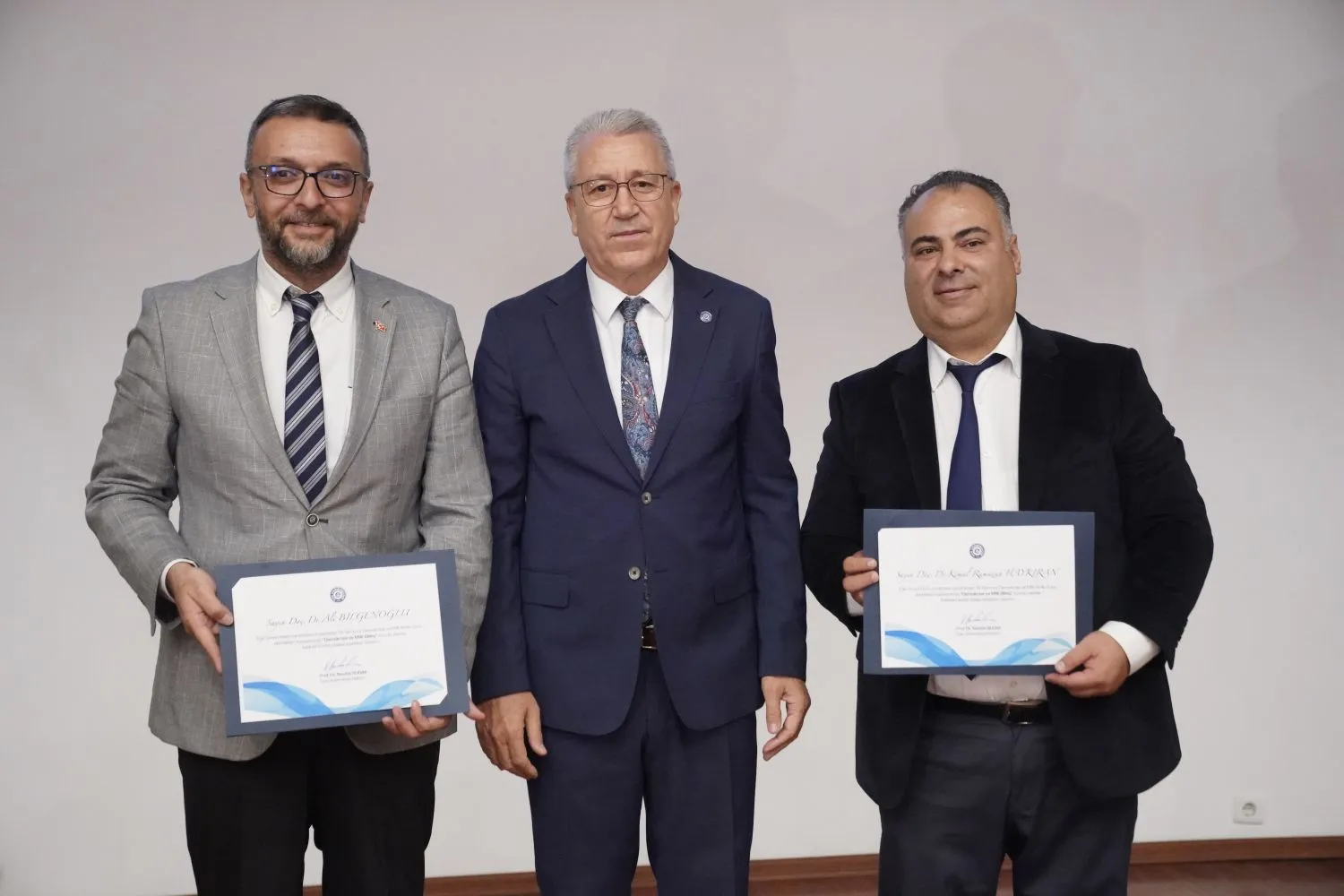 Ege Üniversitesi'nde 15 Temmuz Demokrasi ve Milli Birlik Günü etkinlikleri kapsamında "Demokrasi ve Milli Bilinç" paneli düzenlendi.