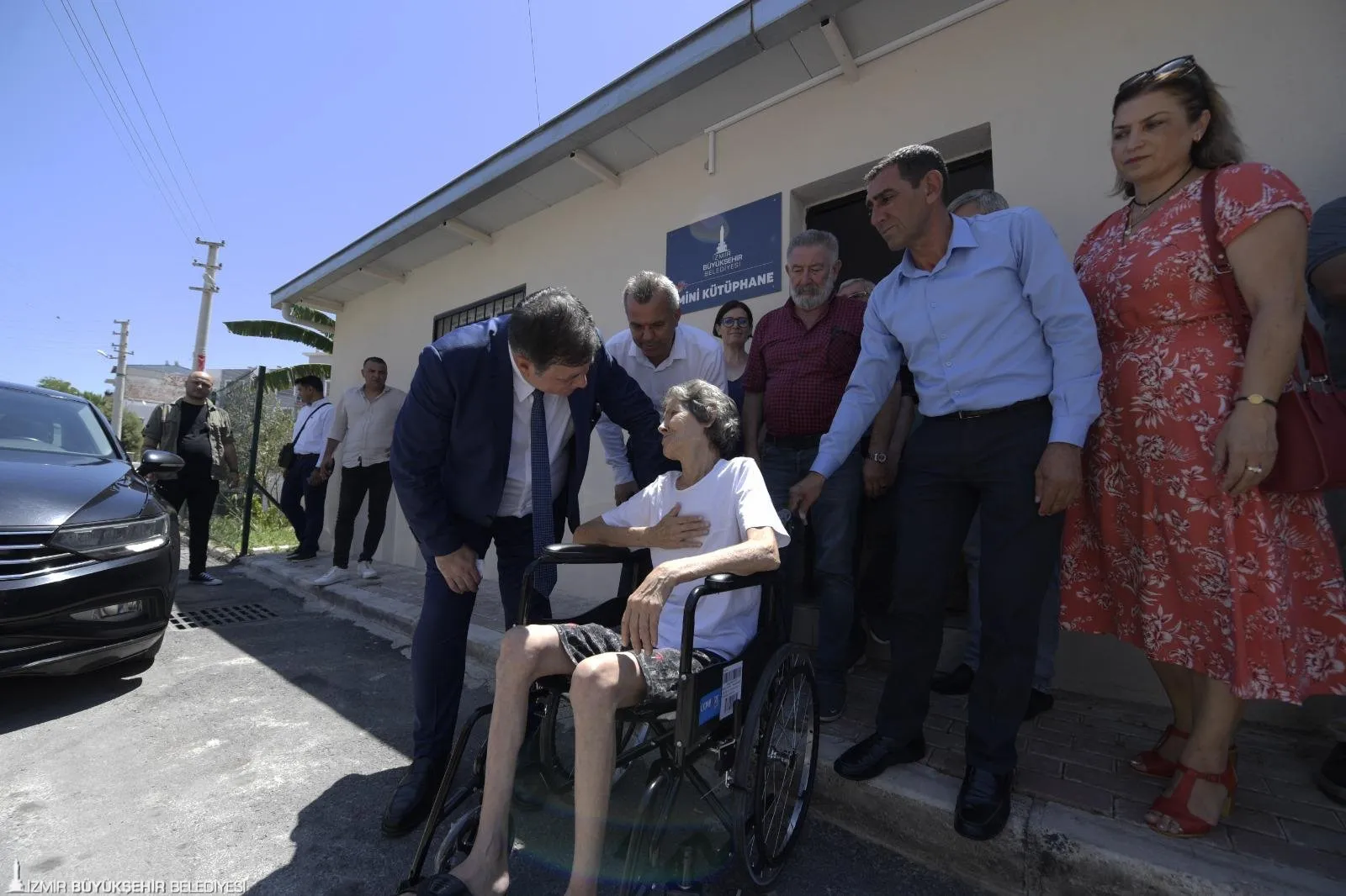 İzmir Büyükşehir Belediye Başkanı Dr. Cemil Tugay, İzmir Atatürk Organize Sanayi Bölgesi yönetimi ve iş insanlarıyla bir araya geldi. 