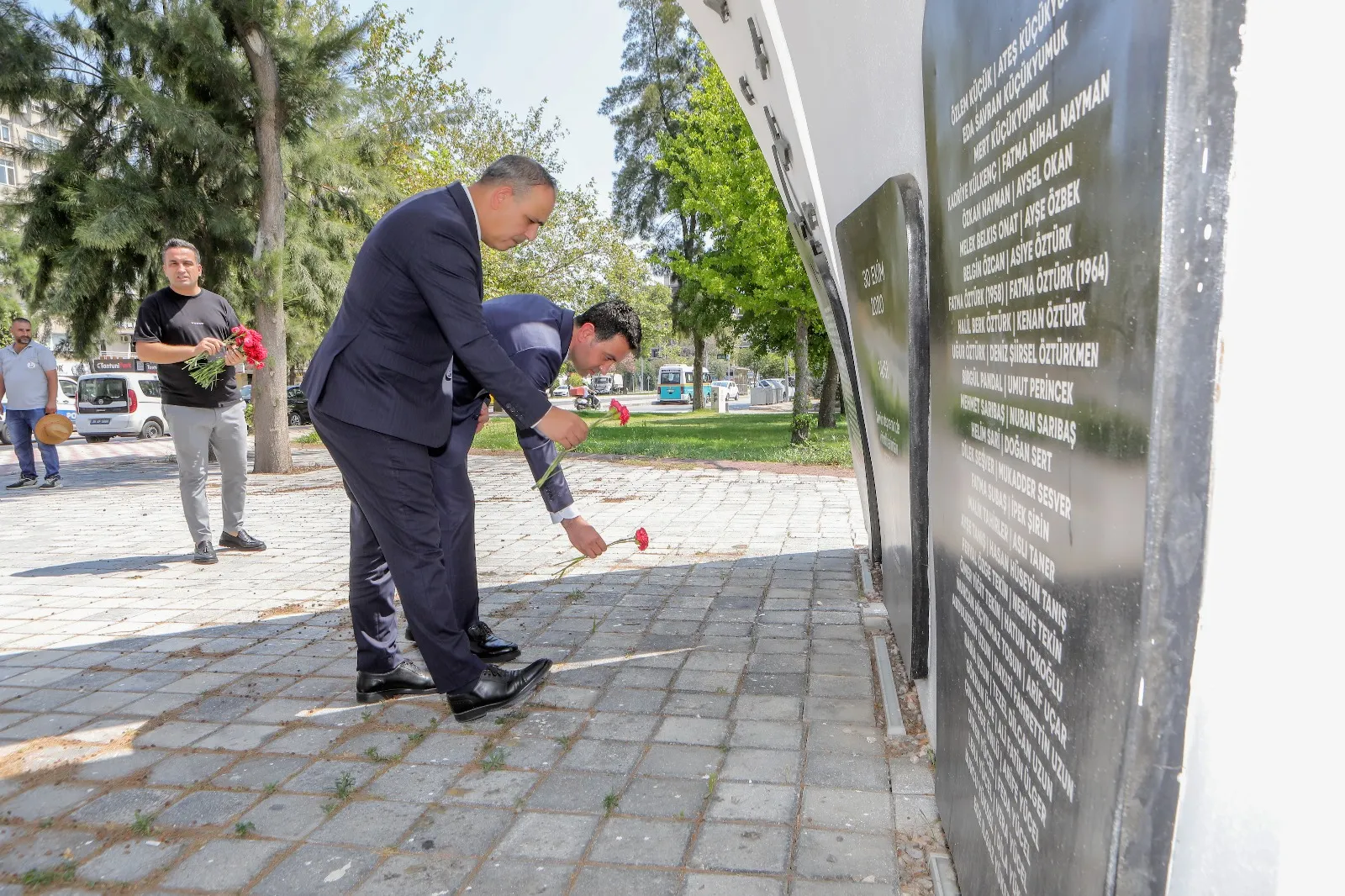 Kuzey Kıbrıs Türk Cumhuriyeti'nin başkenti Lefkoşa Türk Belediyesi Başkanı Mehmet Harmancı, Bayraklı Belediye Başkanı İrfan Önal'ı ziyaret etti.