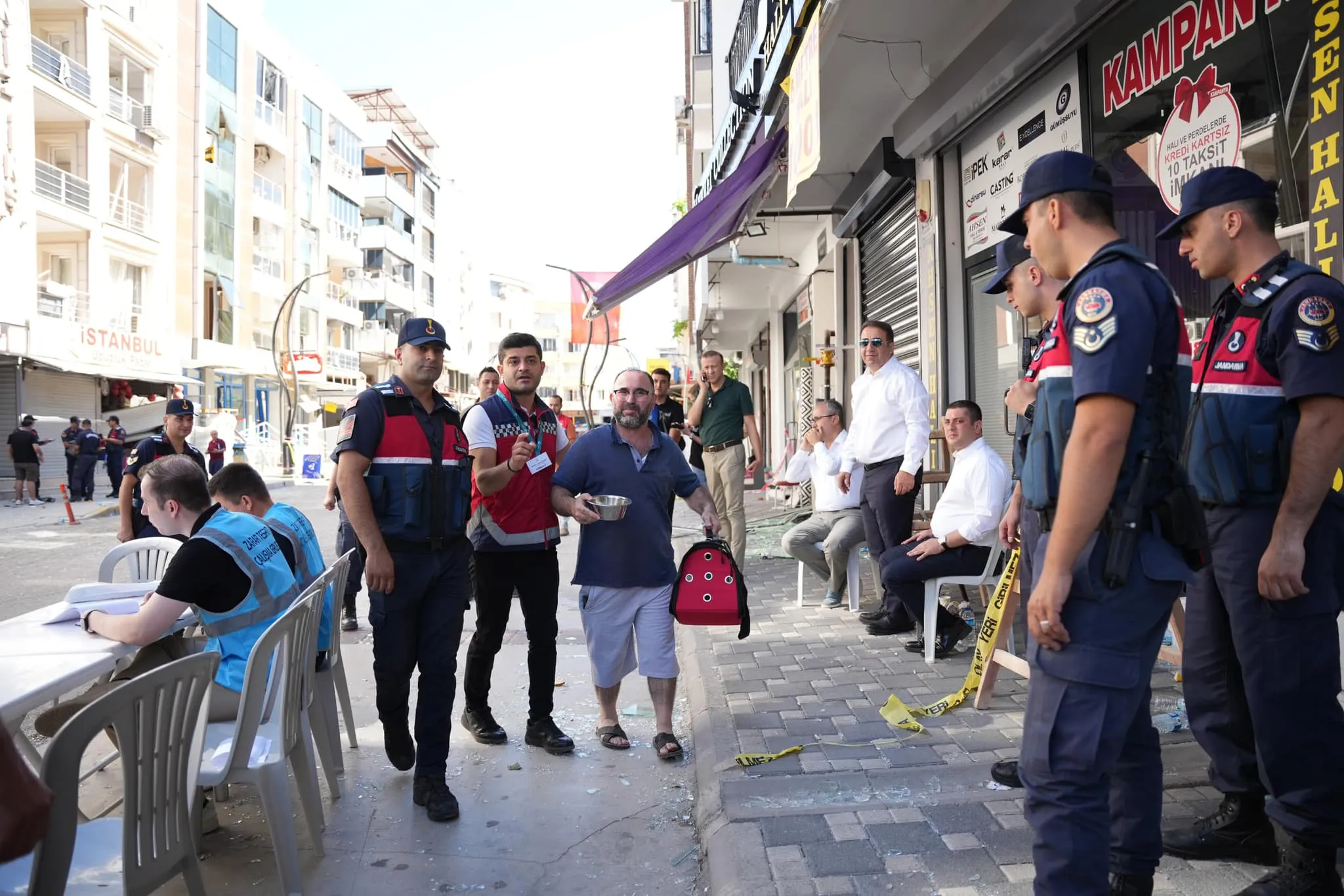 Torbalı'da Fevzi Çakmak Mahallesi'nde sanayi tipi tüpün neden olduğu patlamada 5 kişi hayatını kaybetti, 63 kişi ise yaralandı. Patlamada 10 bina da hasar gördü.