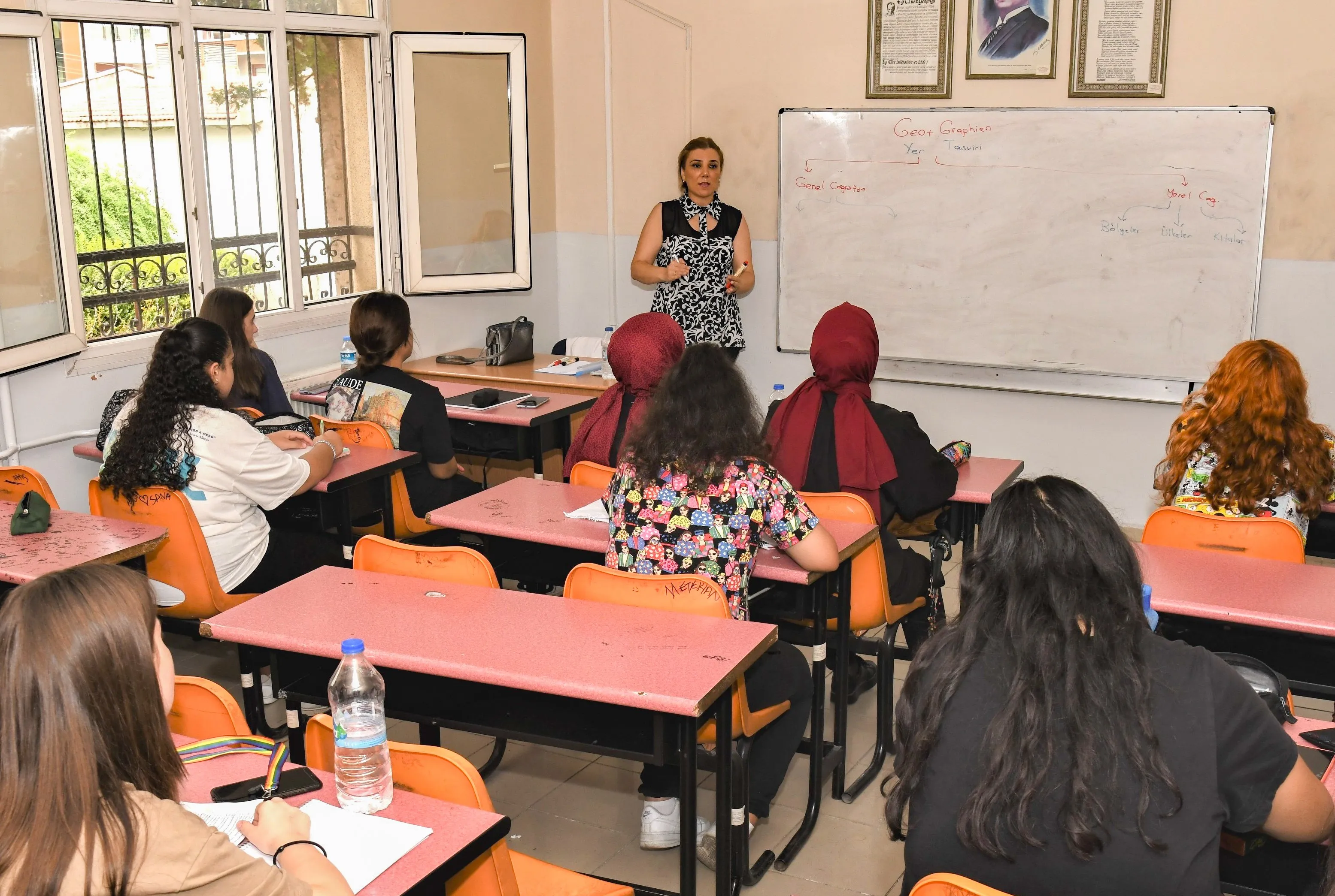 Bornova Belediyesi Gençlik ve Eğitim Merkezi (BELGEM) öğrencileri, Yükseköğretim Kurumları Sınavı'nda (YKS) büyük bir başarı elde etti.