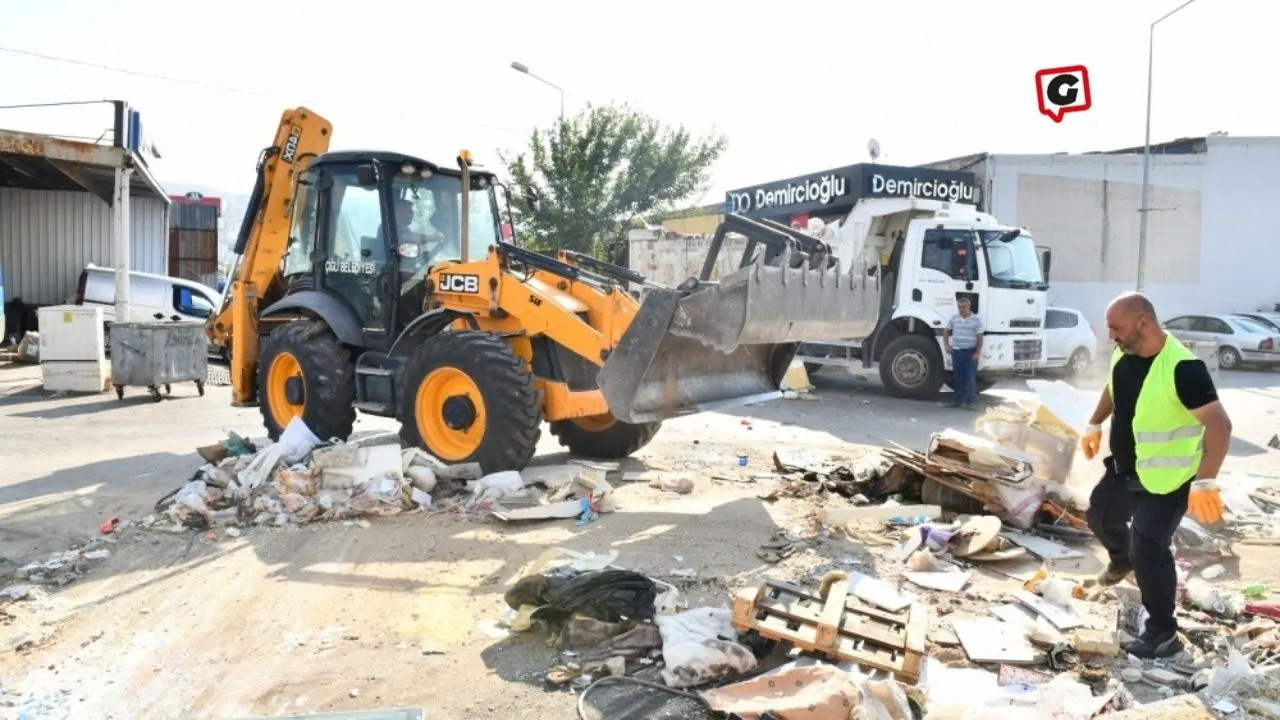 Çiğli'de Ata Sanayi Pırıl Pırıl: Kapsamlı Temizlik Çalışması