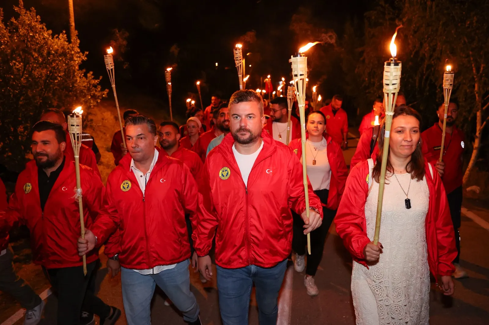 Buca Belediye Başkanı Görkem Duman, Büyük Taarruz’un 102. yılı anısına Bucalı gençlerle Afyon Şuhut’tan Kocatepe’ye düzenlenen Zafer Yürüyüşü’ne katıldı.