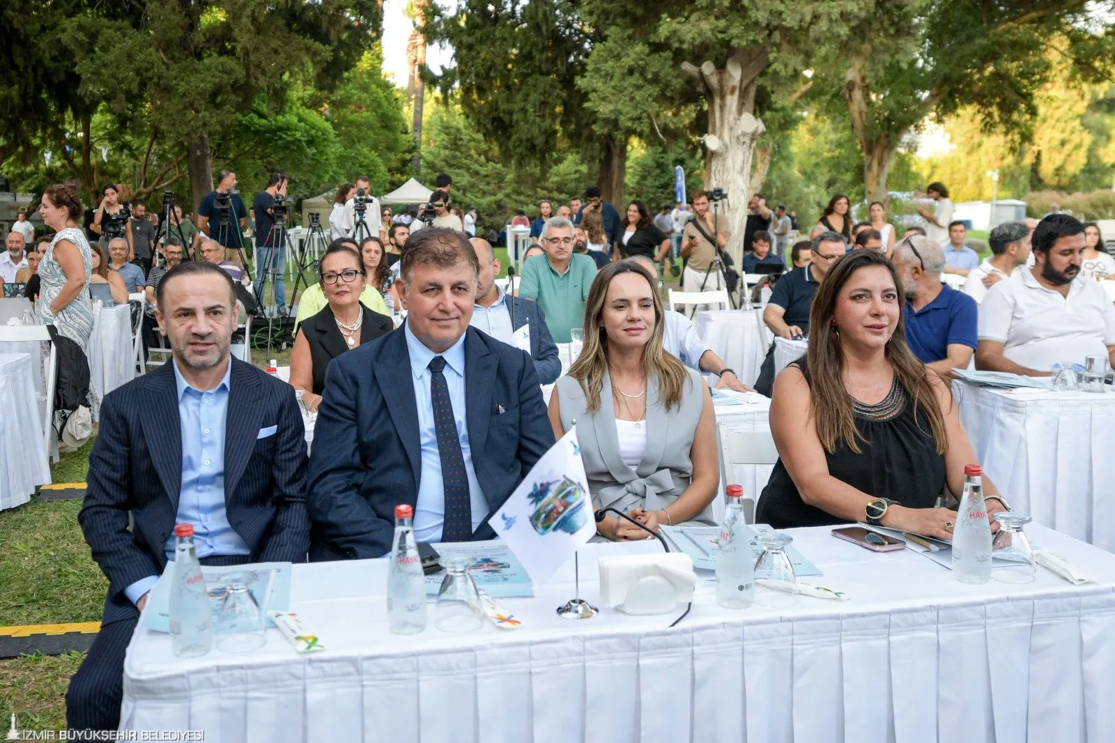 İzmir Enternasyonal Fuarı, 93. kez kapılarını açıyor! Teknoloji temasıyla düzenlenen fuarda konserler, sergiler, atölyeler ve daha birçok etkinlik sizleri bekliyor.