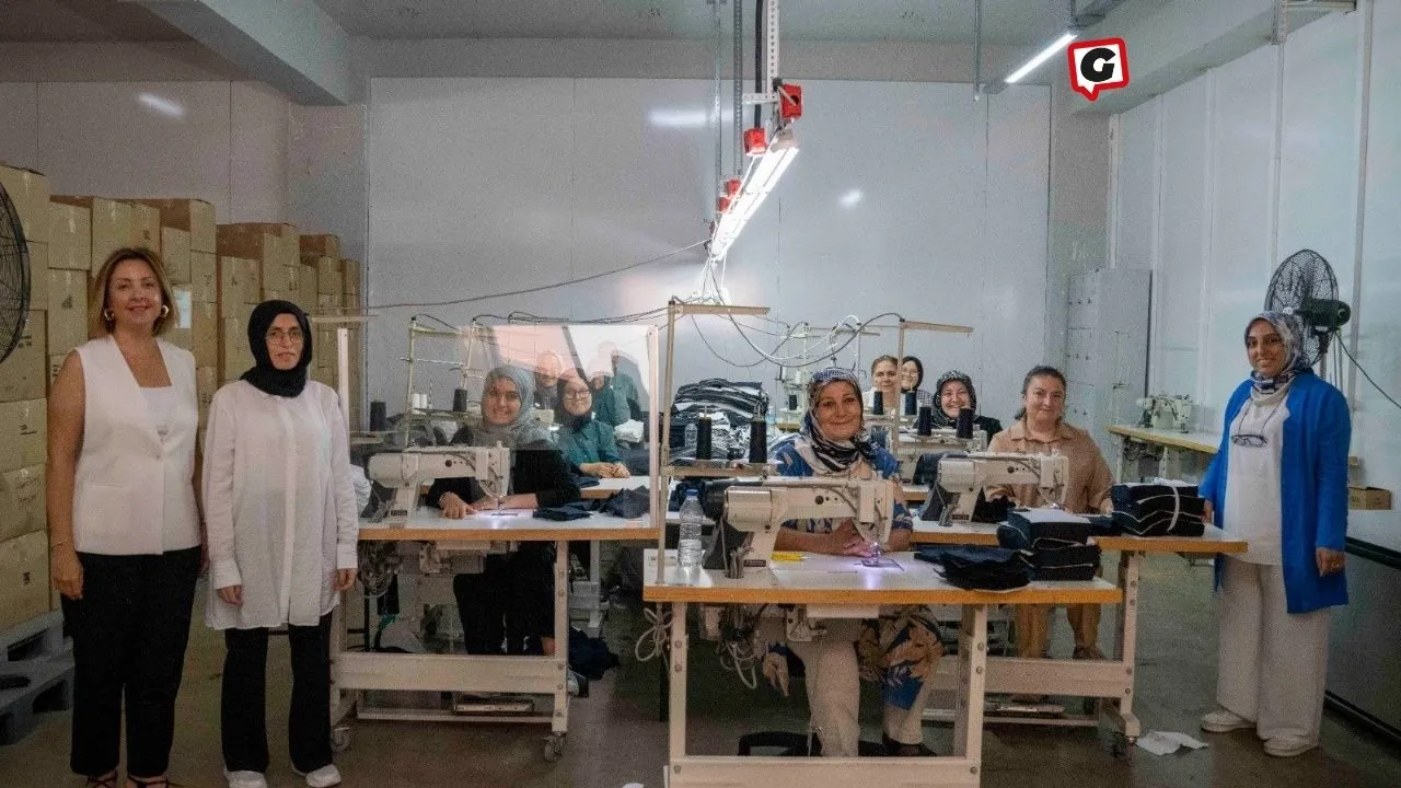 İzmir Meslek Fabrikası'ndan Kadınlara İş Kapısı! 130 Kişiye İstihdam