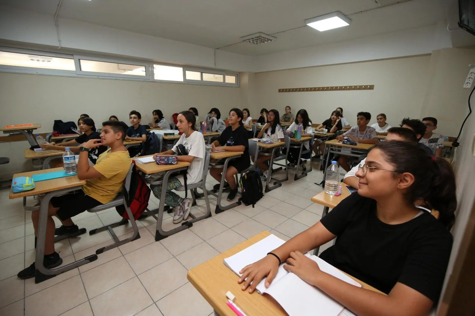 Karşıyaka Belediyesi İsmail Hakkı Tonguç Eğitim Merkezi'nden (KARGEM) müjdeli haber! Ücretsiz eğitim desteğiyle öğrenciler, Türkiye'nin en iyi üniversitelerinde yer aldı.