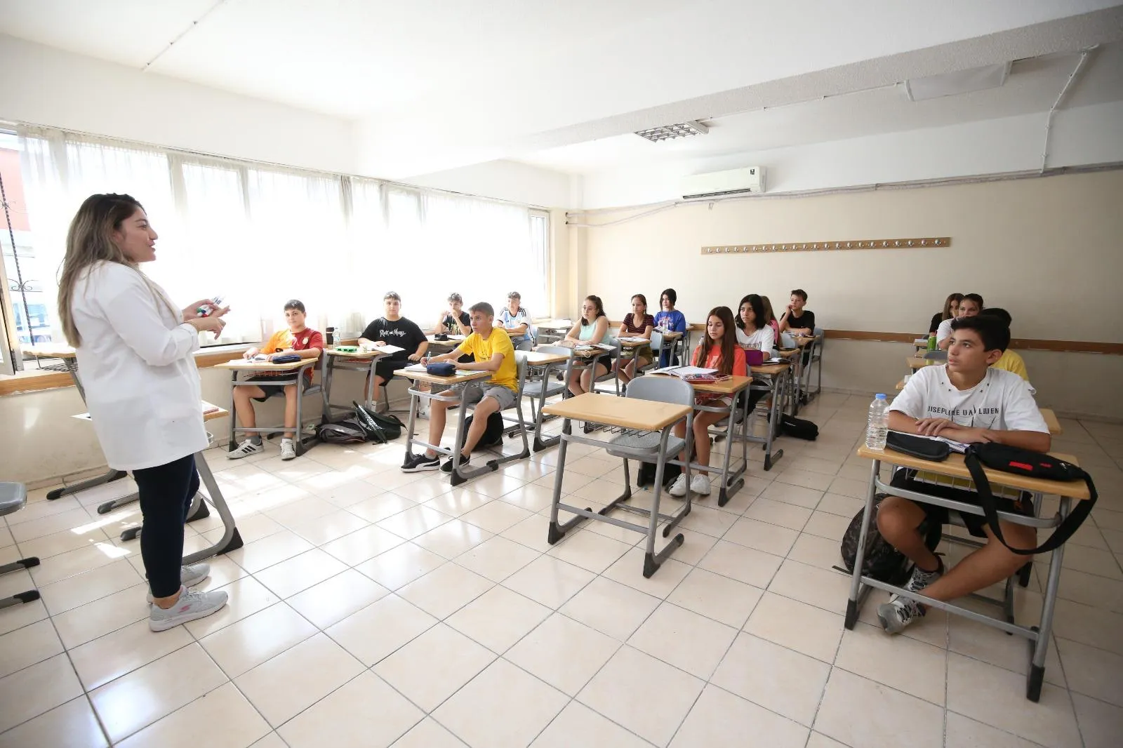 Karşıyaka Belediyesi İsmail Hakkı Tonguç Eğitim Merkezi'nden (KARGEM) müjdeli haber! Ücretsiz eğitim desteğiyle öğrenciler, Türkiye'nin en iyi üniversitelerinde yer aldı.