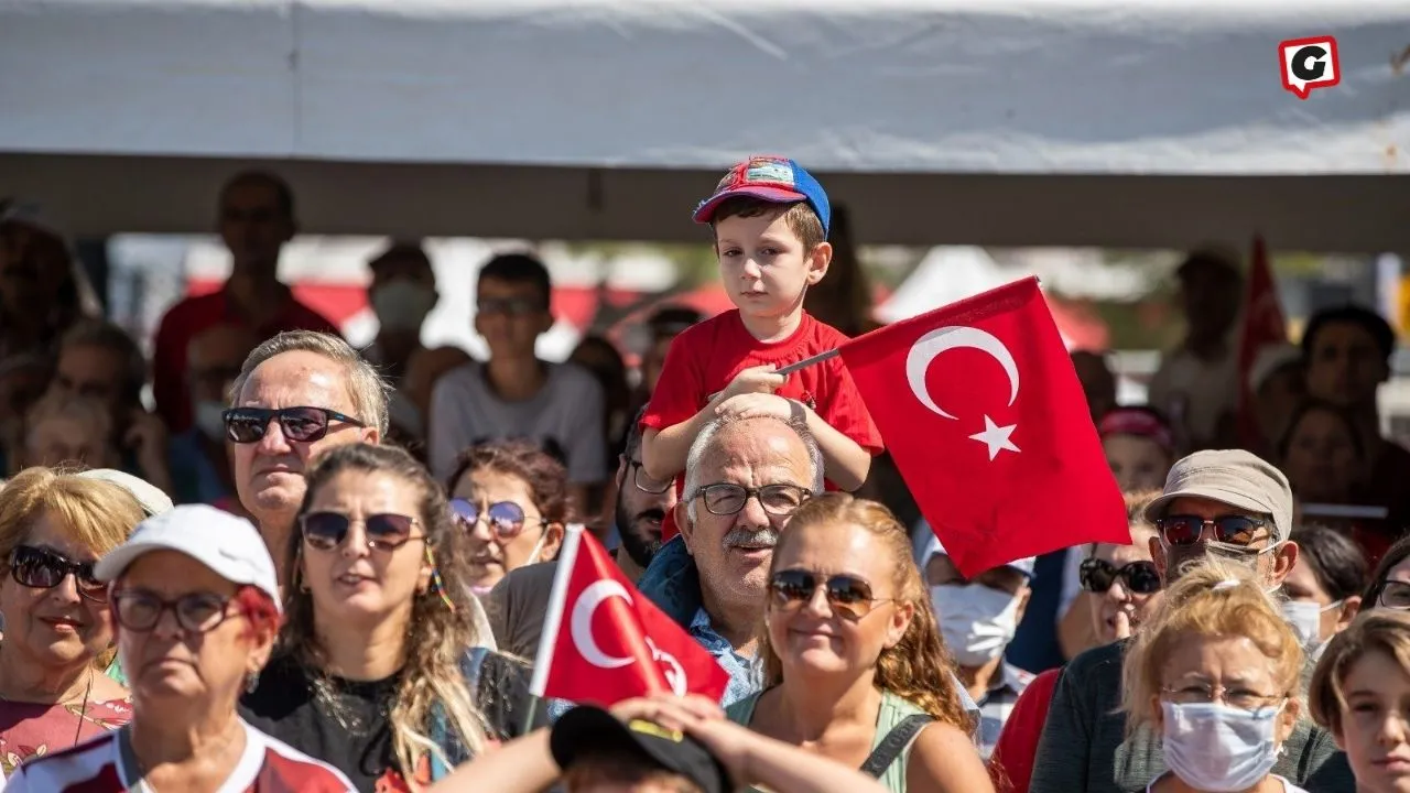 9 Eylül'de İzmir Marşıyla Tarihi Meydan Canlanıyor