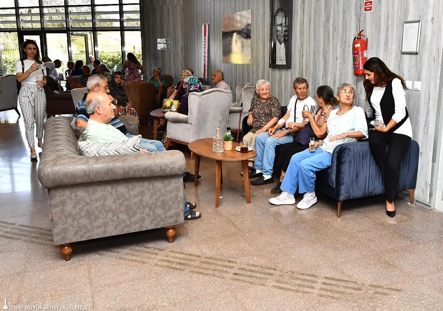 İzmir Büyükşehir Belediyesi Zübeyde Hanım Huzurevi, Alfemo'nun yaptığı mobilya bağışı sayesinde yepyeni bir görünüme kavuştu.