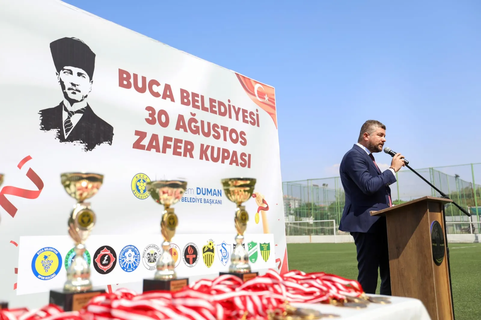 Buca Belediyesi’nin düzenlediği 30 Ağustos Zafer Kupası, amatör futbol takımlarının kıyasıya mücadelesine sahne oldu.