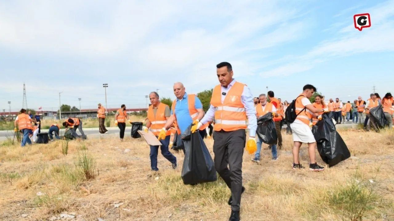 Çiğli'de Temizlik Seferberliği: 16 Ton Atık Toplandı!