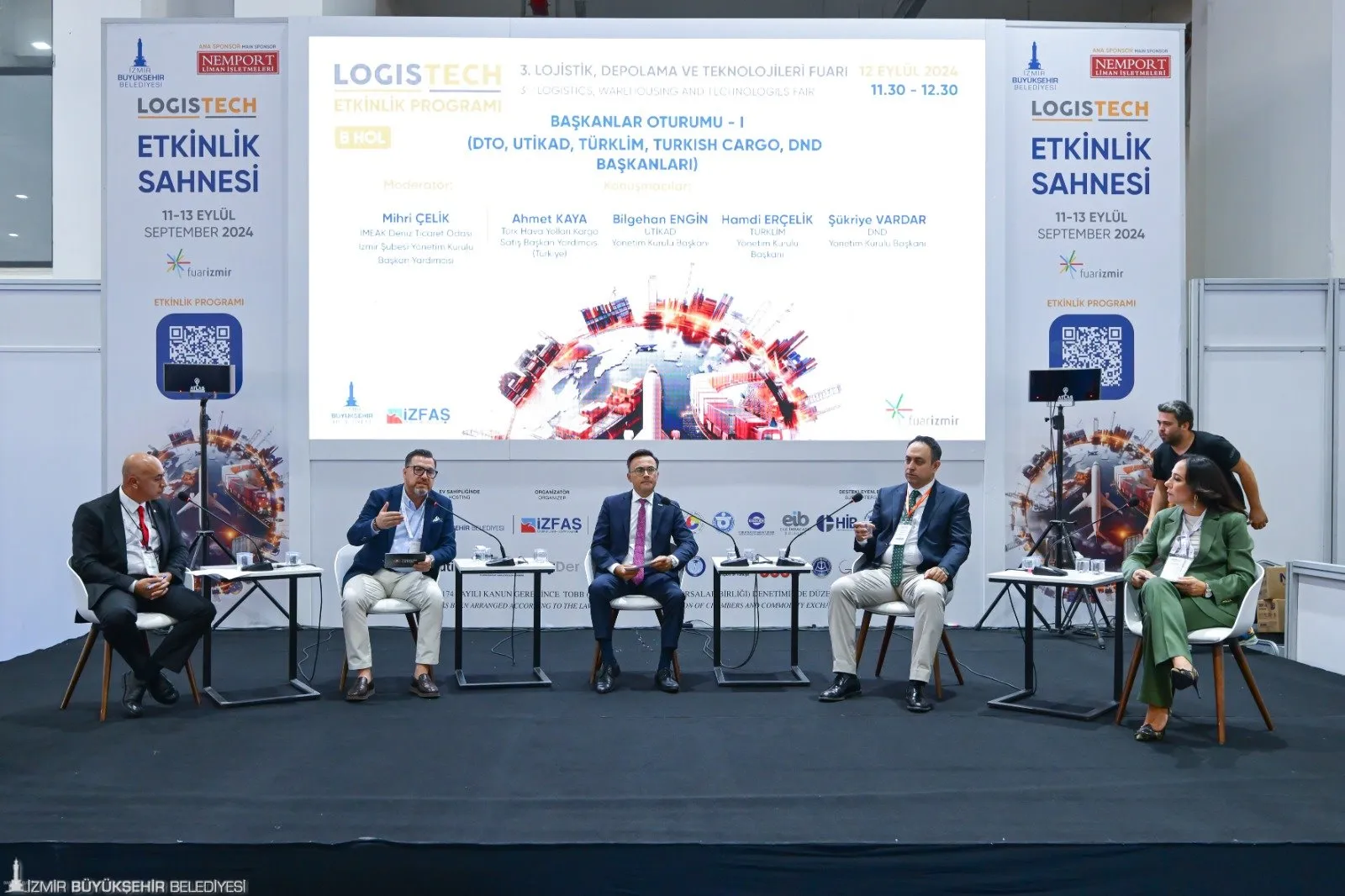 İzmir'de düzenlenen LOGISTECH fuarında, Türkiye'nin lojistik performansını artırmak için yapılması gerekenler ve sektörün geleceği tartışıldı.